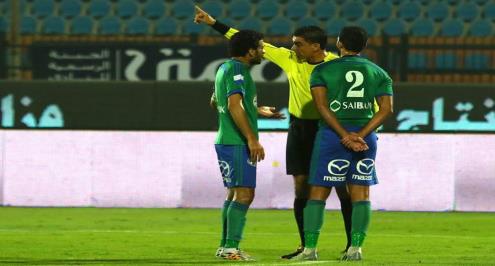 بالفيديو.. شارك برأيك.. ركلة جزاء مثيرة للجدل تغضب السنغال من نور الدين